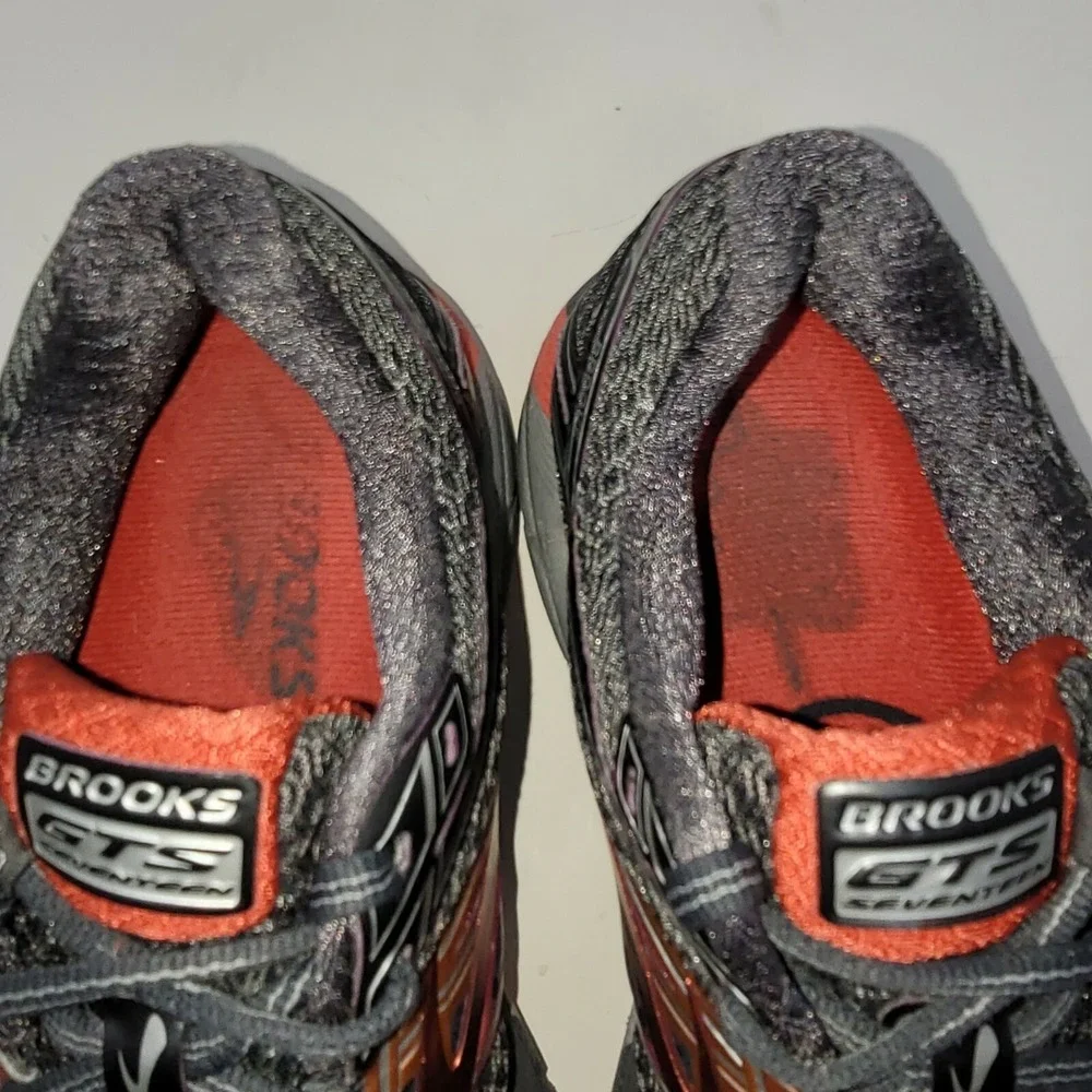 Brooks Womens Sneakers Sz 8.5 B GTS Seventeen 17 Running Shoes Gray Casual